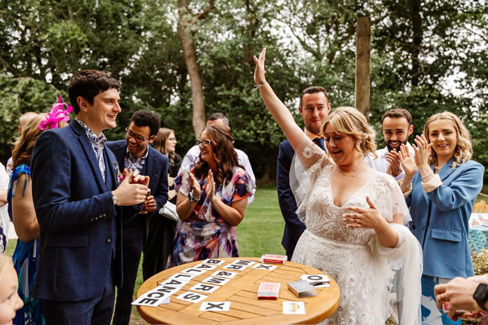 hire magician for wedding